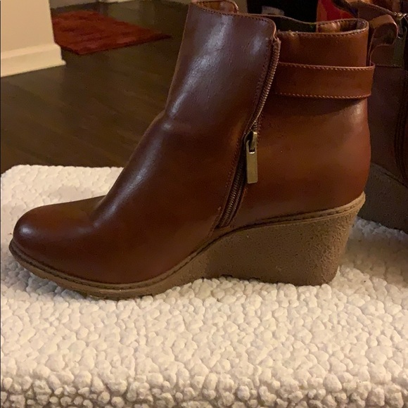 Wedge Heeled Boots - Picture 4 of 9